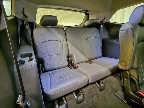 Used 2020 Buick Enclave Essence image 17