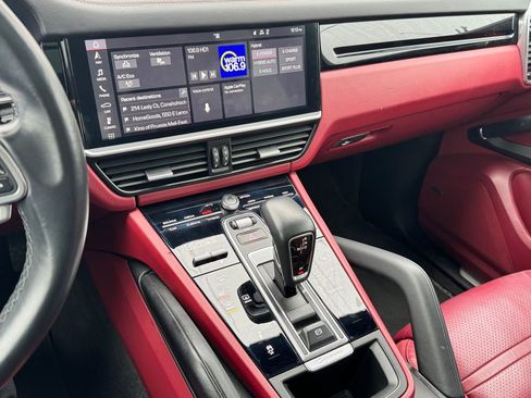 Used 2019 Porsche Cayenne E-Hybrid AWD/4WD image 7