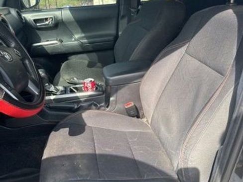 Used 2016 Toyota Tacoma TRD Sport w/ Towing Package RWD image 8