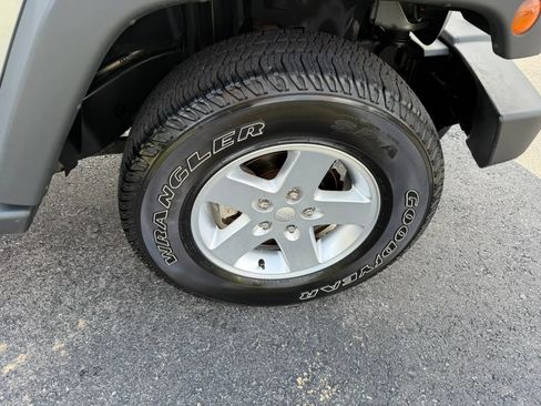 Used 2015 Jeep Wrangler Sport w/ Quick Order Package 23S AWD/4WD image 43