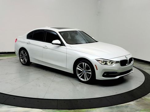 Used 2018 BMW 330i xDrive Sedan AWD/4WD image 3