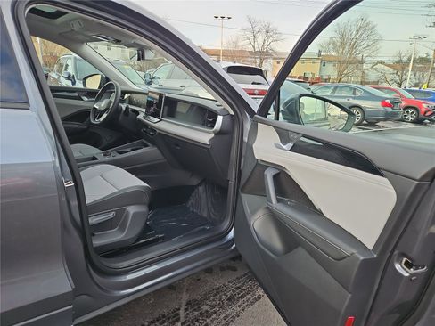 New 2026 Volkswagen Tiguan SE image 26