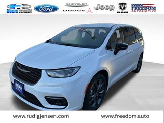 New 2026 Chrysler Pacifica Select 360° Tour