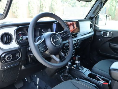 Used 2024 Jeep Wrangler Unlimited w/ Convenience Group AWD/4WD image 17