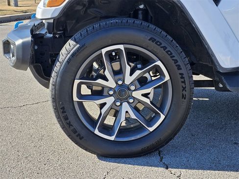 Used 2024 Jeep Wrangler Unlimited w/ Convenience Group image 8