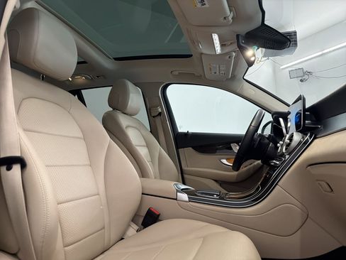 Certified 2021 Mercedes-Benz GLC 300 image 30