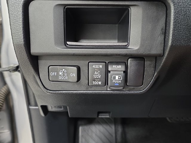 Used 2017 Toyota Tacoma TRD Sport w/ Tow Package (A/T) AWD/4WD image 26