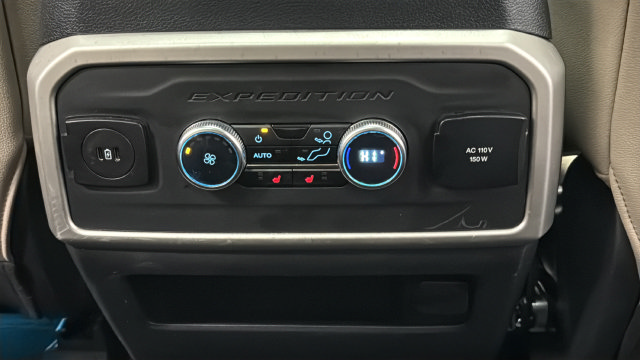 Used 2024 Ford Expedition Limited AWD/4WD image 41