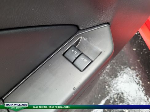 Used 2013 Ford Mustang Coupe image 27