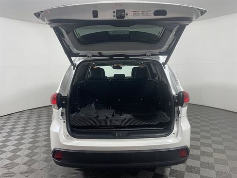 Certified 2017 Toyota Highlander XLE AWD/4WD image 23