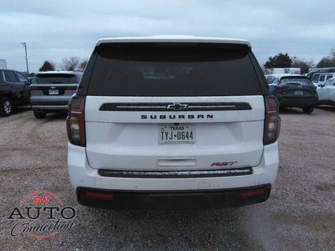 Used 2024 Chevrolet Suburban RST image 8