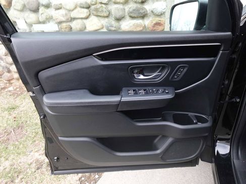 Certified 2023 Honda Pilot EX-L image 10