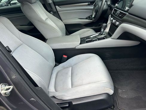 Used 2018 Honda Accord LX image 9