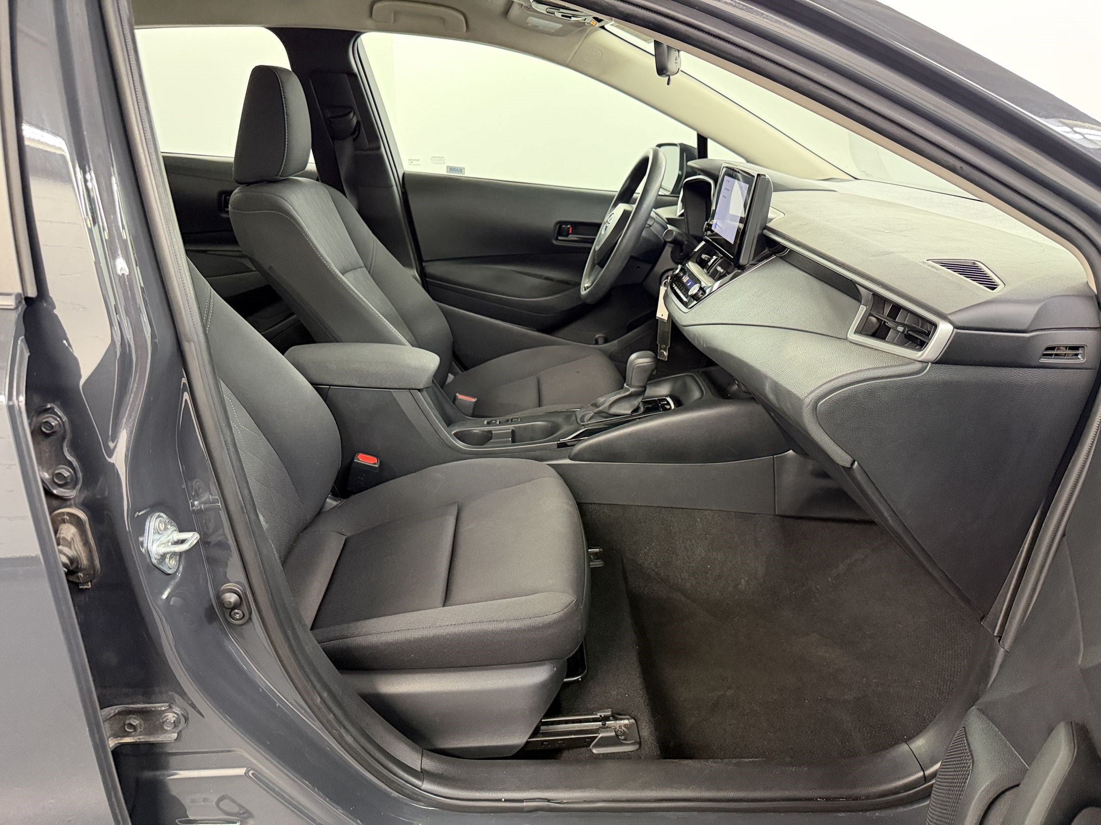 Used 2024 Toyota Corolla LE FWD image 21