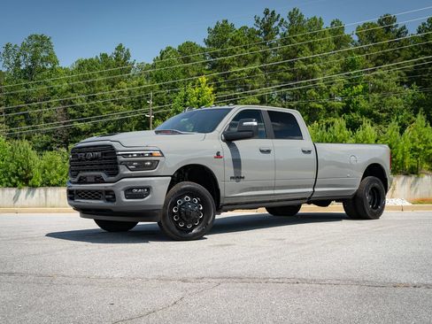 New 2026 RAM 3500 Laramie AWD/4WD image 3