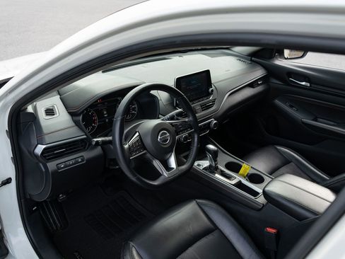 Used 2019 Nissan Altima 2.5 SR w/ SR Premium Package image 13