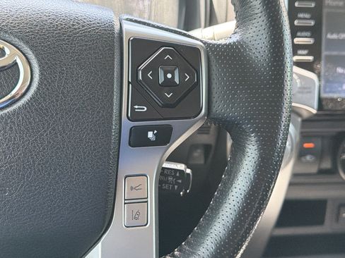 Used 2023 Toyota 4Runner SR5 Premium w/ Moonroof Package RWD image 15