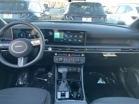Used 2025 Hyundai Santa Cruz SE FWD image 15
