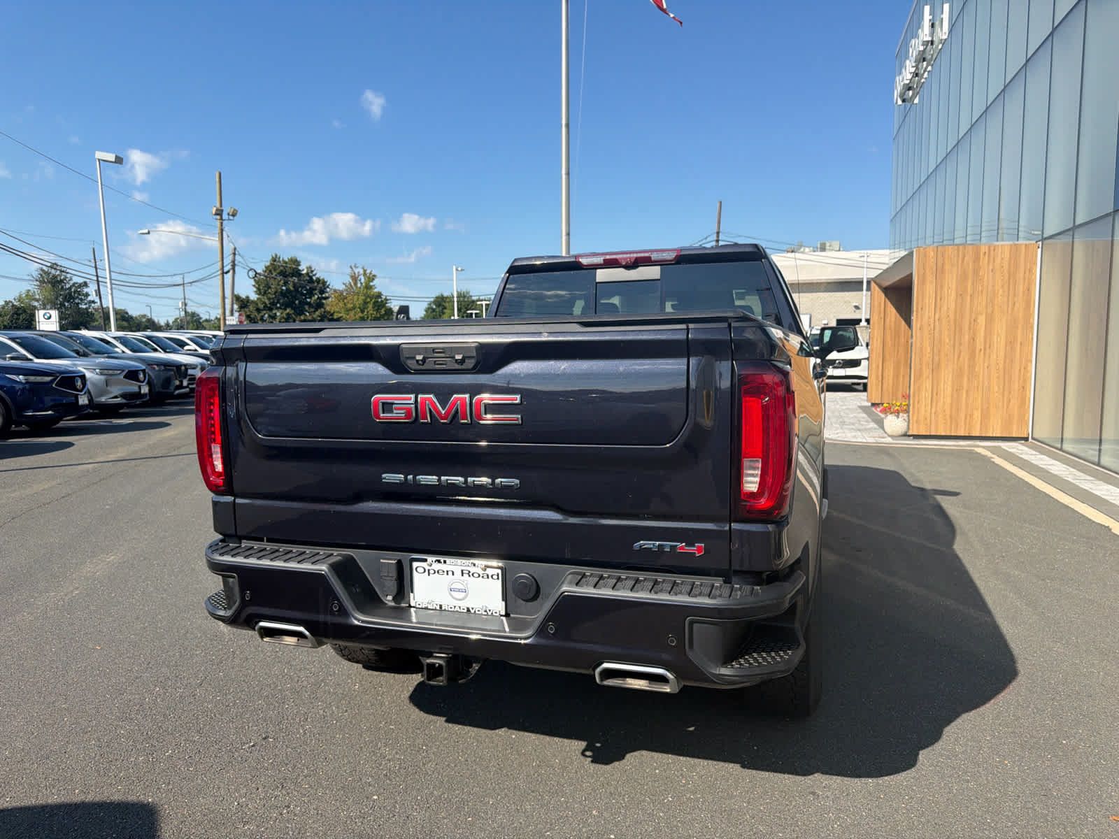 Used 2022 GMC Sierra 1500 AT4 w/ Technology Package AWD/4WD image 23