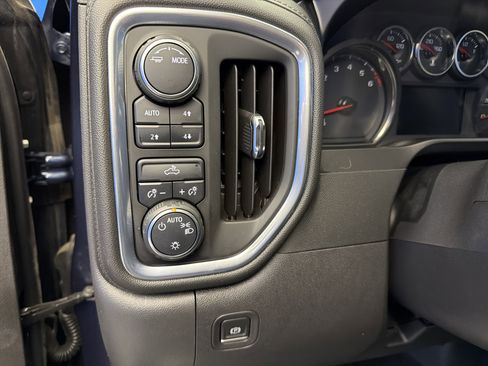 Used 2020 Chevrolet Silverado 1500 LT w/ All-Star Edition image 15