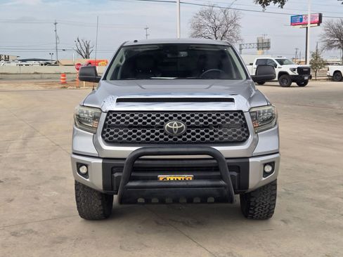 Used 2018 Toyota Tundra SR5 image 8