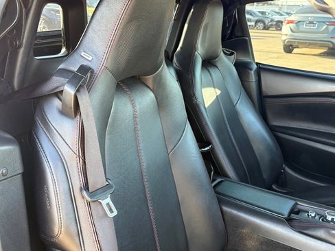 Used 2019 MAZDA MX-5 Miata RF Grand Touring image 34