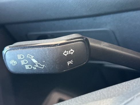 Used 2024 Volkswagen Tiguan SE AWD/4WD image 38