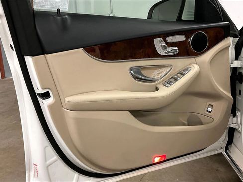 Used 2018 Mercedes-Benz C 300 Sedan image 24