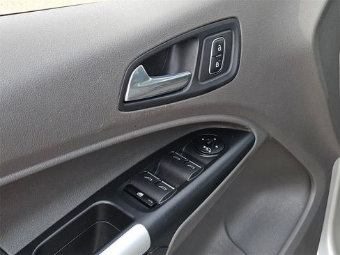 Used 2022 Ford Transit Connect XLT image 13