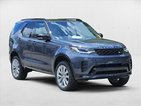 Certified 2024 Land Rover Discovery Dynamic SE image 3
