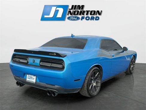 Used 2016 Dodge Challenger R/T Scat Pack w/ Leather Interior Group image 3