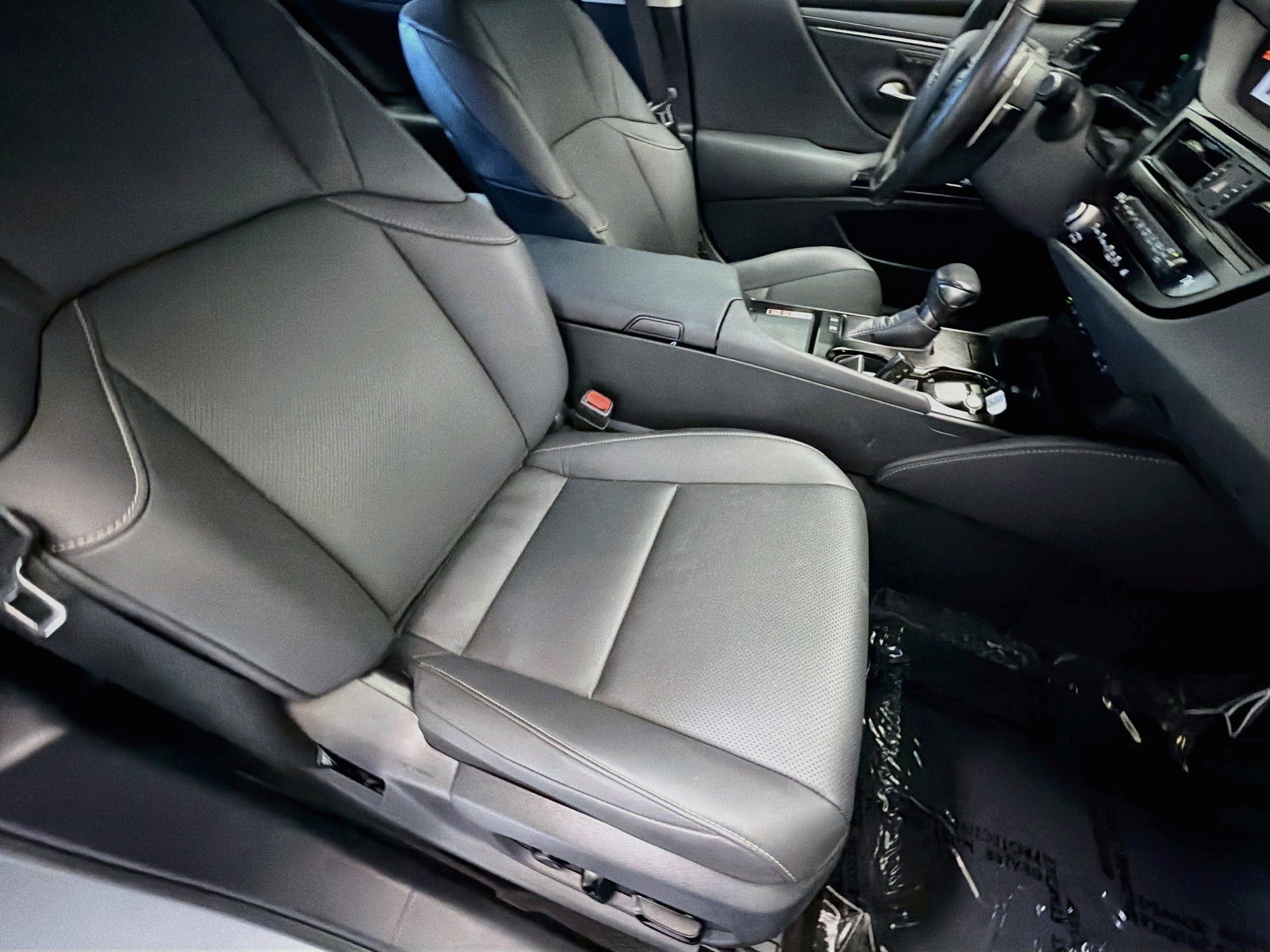 Used 2024 Lexus ES 300h w/ Premium Package FWD image 15