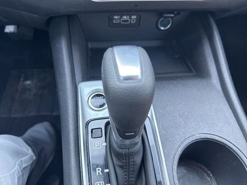 Used 2025 Nissan Altima 2.5 SV image 18