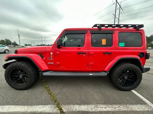 Used 2019 Jeep Wrangler Unlimited Sahara w/ Cold Weather Group AWD/4WD image 5