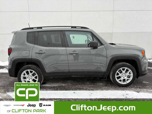 Used 2022 Jeep Renegade Latitude image 7