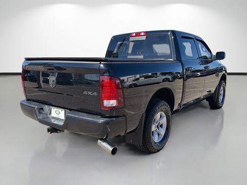 Used 2019 RAM 1500 Classic SLT w/ Luxury Group image 5