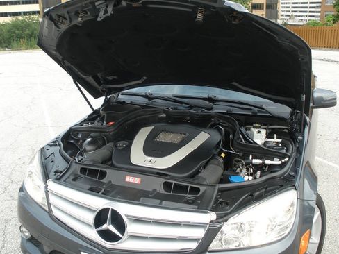 Used 2010 Mercedes-Benz C 300 4MATIC Sedan image 12