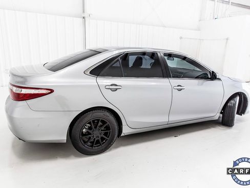 Used 2017 Toyota Camry LE image 8