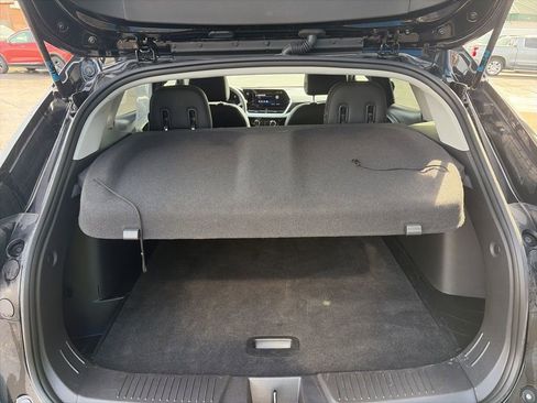 Used 2025 Chevrolet Trax LT FWD image 10
