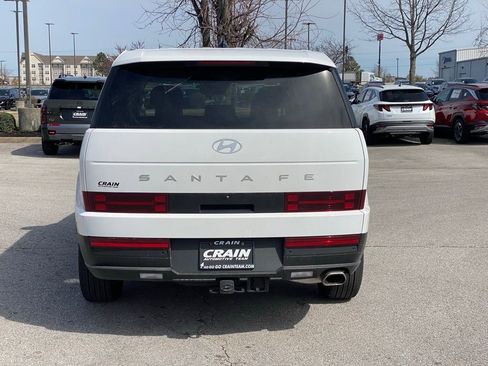 Used 2025 Hyundai Santa Fe SE FWD image 6