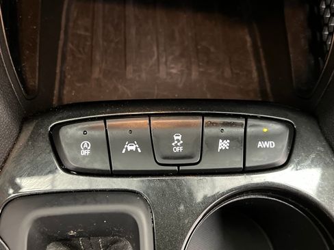 Used 2025 Chevrolet TrailBlazer LT AWD/4WD image 45