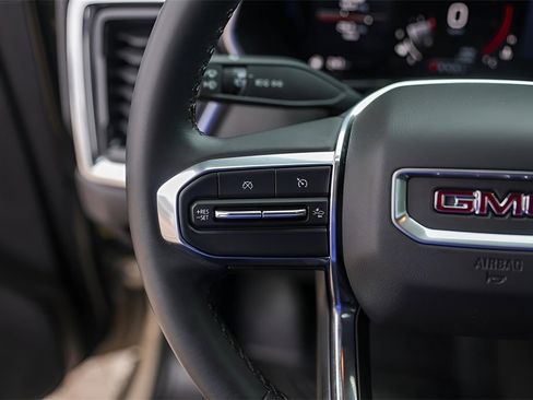 Used 2024 GMC Canyon Elevation w/ Elevation Premium Package image 17