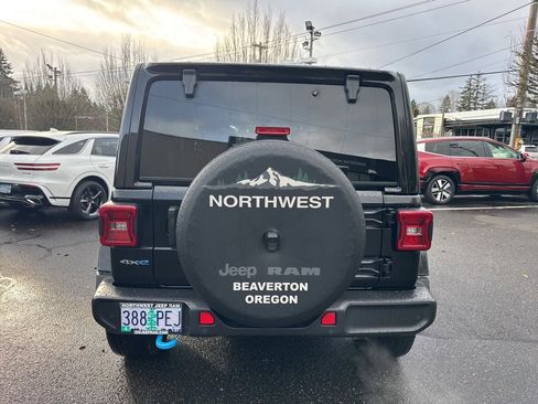 Used 2023 Jeep Wrangler Unlimited Sahara w/ Cold Weather Group image 6