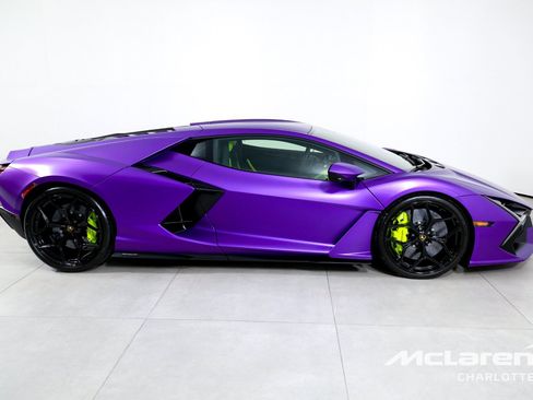 Used 2025 Lamborghini Revuelto AWD/4WD image 10