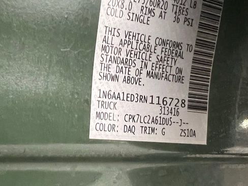 Used 2024 Nissan Titan SV w/ SV Bronze Edition Package image 33