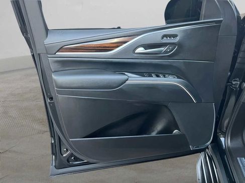 Used 2023 Cadillac Escalade ESV Premium Luxury image 41