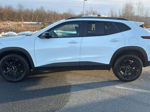 Used 2025 Chevrolet Trax ACTIV w/ Sunroof Package image 13