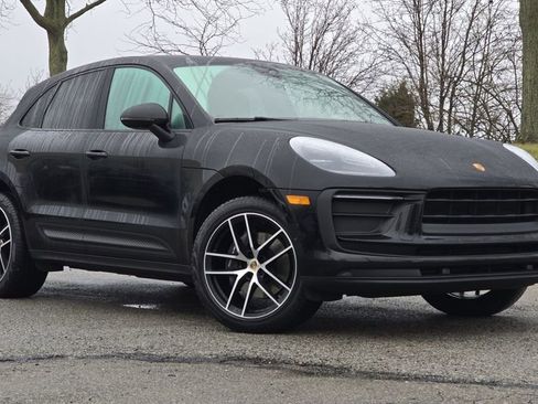 Used 2022 Porsche Macan image 2