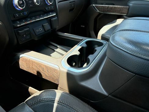 Used 2023 GMC Sierra 3500 Denali AWD/4WD image 13
