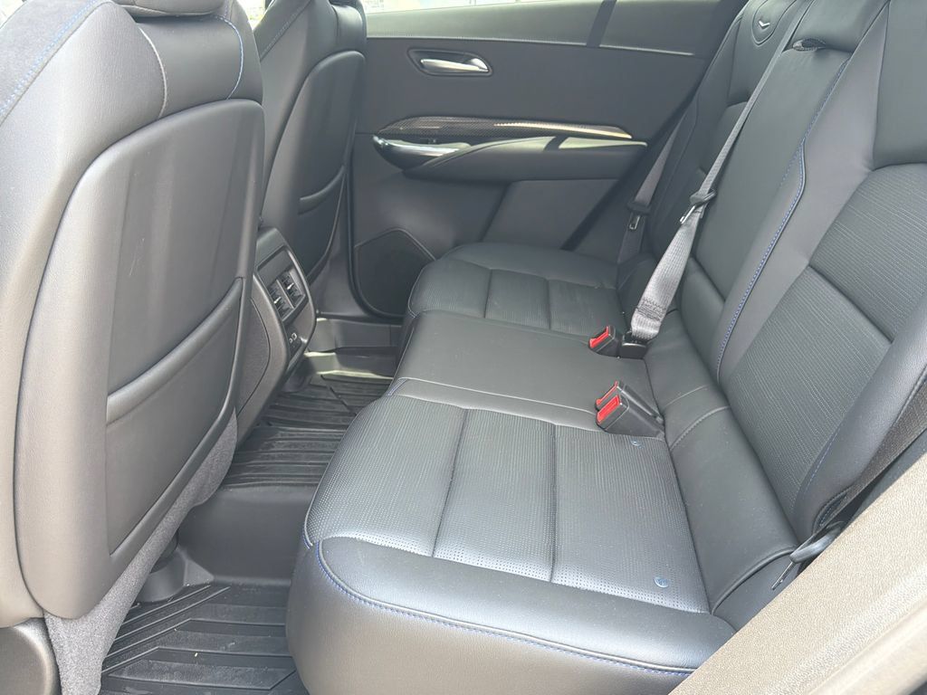 Used 2025 Cadillac XT4 Sport FWD image 21